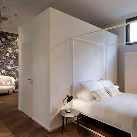 Agora' - Boutique 4* トリノ